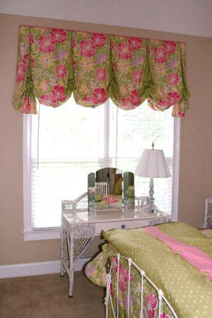 Smiley Face Balloon Valance