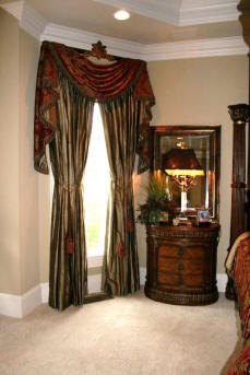 Swag and Cascade on Pole  